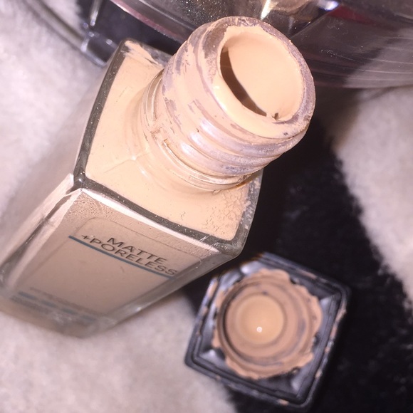 Matte & Poreless - Picture 4 of 4